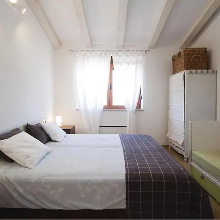 2 Bedroom In דירה *