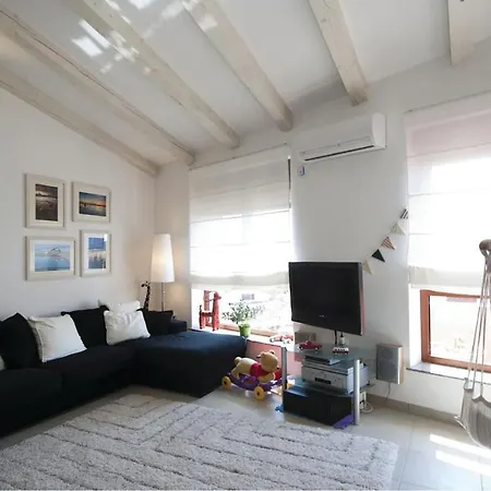 2 Bedroom In *