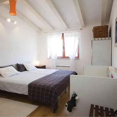Lovely Apartment In Liznjan With House Sea View